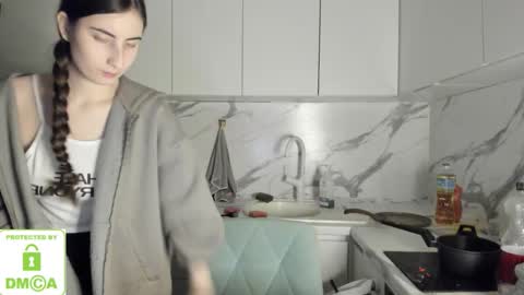 Ayesha online show from 01-09-26, 10:44