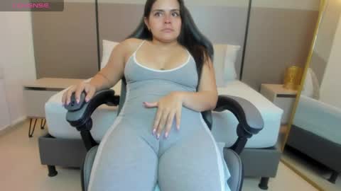 Alyda Jaramillo online show from 04-27-26, 04:16