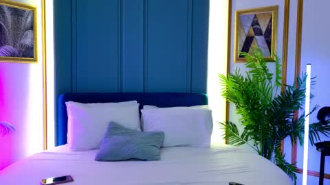 Ayla online show from 10-20-25, 07:03