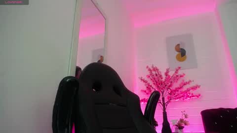 Snapshot of ayliinn_ chatting on 05-21-26, 03:24 Ayliinn online show from 05-21-26, 03:24