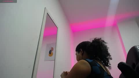 Snapshot of ayliinn_ chatting on 06-07-26, 01:32 Ayliinn online show from 06-07-26, 01:32
