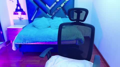 Snapshot of aylin_diazz chatting on 12-13-24, 01:37 Aylin online show from 12-13-24, 01:37