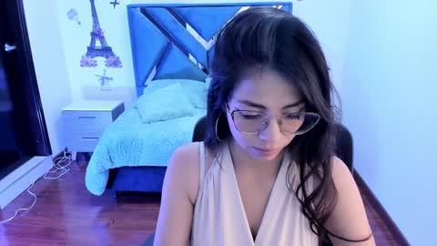 Snapshot of aylin_diazz chatting on 01-13-25, 01:17 Aylin online show from 01-13-25, 01:17