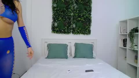 Aylin Ross online show from 01-15-25, 01:09