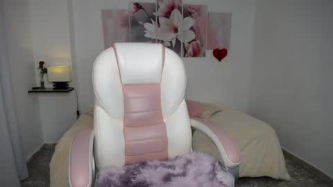 Snapshot of aylin_ross_ chatting on 06-05-26, 04:30 aylin_ross_ online show from 06-05-26, 04:30