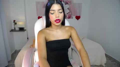 Snapshot of aylin_ross_ chatting on 06-18-26, 04:13 aylin_ross_ online show from 06-18-26, 04:13