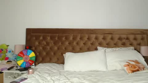 Aylin online show from 01-26-25, 04:41