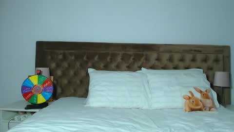 Aylin online show from 10-24-25, 02:08