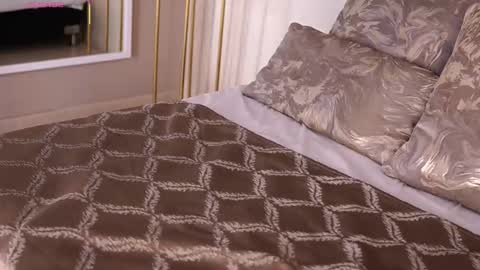 Aylin Millerxs online show from 10-28-25, 08:22