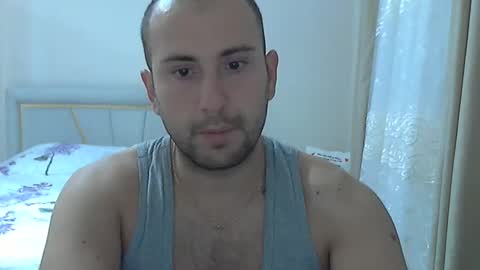 Snapshot of aymax95 chatting on 10-15-25, 03:45 AYBOY online show from 10-15-25, 03:45