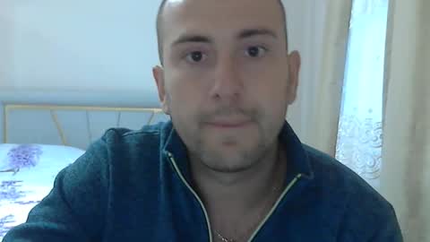 Snapshot of aymax95 chatting on 11-08-25, 10:37 AYBOY online show from 11-08-25, 10:37