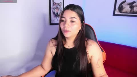 Snapshot of ayrajones chatting on 10-22-25, 01:11 ayrajones online show from 10-22-25, 01:11
