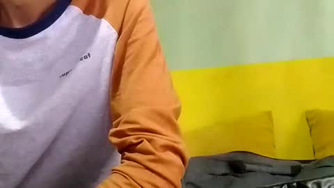 Snapshot of aytara chatting on 11-05-25, 11:32 aytara online show from 11-05-25, 11:32