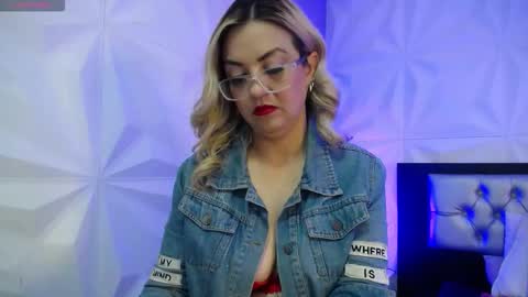 Azahara online show from 02-28-26, 01:56