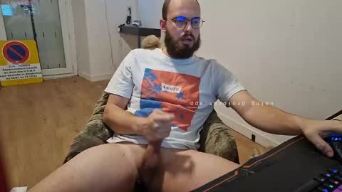 Snapshot of azagal22 chatting on 01-01-25, 08:02 justin online show from 01-01-25, 08:02