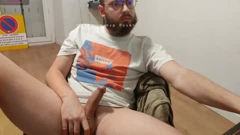 Snapshot of azagal22 chatting on 01-22-25, 10:26 justin online show from 01-22-25, 10:26