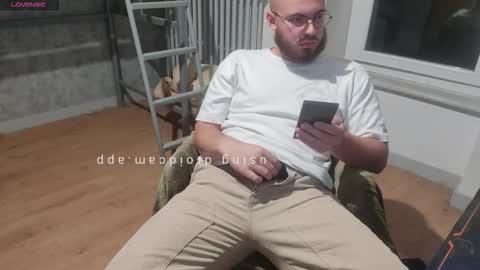 Snapshot of azagal22 chatting on 09-28-25, 06:46 justin online show from 09-28-25, 06:46