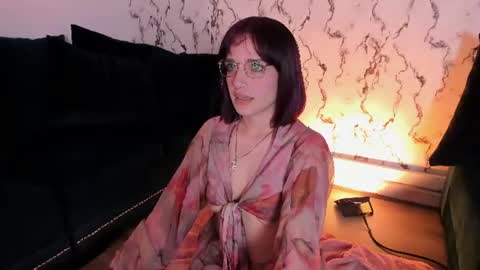 Snapshot of azahara_18 chatting on 06-27-26, 06:13 Azahara online show from 06-27-26, 06:13