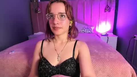 Snapshot of azahara_18 chatting on 07-29-26, 06:28 Azahara online show from 07-29-26, 06:28