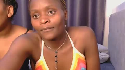 Snapshot of azalea46 chatting on 11-20-25, 06:29 Azalea online show from 11-20-25, 06:29