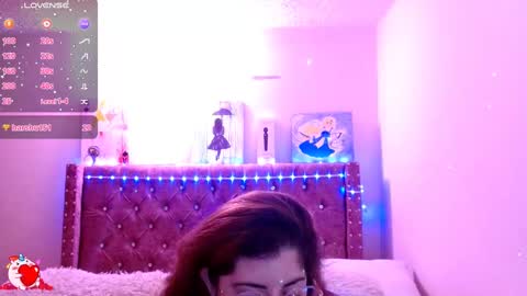 Snapshot of azamy_12 chatting on 01-02-25, 01:38 Amanda online show from 01-02-25, 01:38