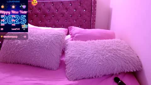 Snapshot of azamy_12 chatting on 01-08-25, 01:00 Amanda online show from 01-08-25, 01:00