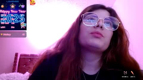 Snapshot of azamy_12 chatting on 01-08-25, 07:13 Amanda online show from 01-08-25, 07:13