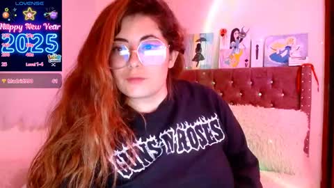 Snapshot of azamy_12 chatting on 01-10-25, 04:33 Amanda online show from 01-10-25, 04:33