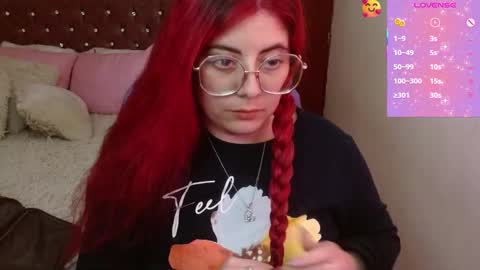 Snapshot of azamy_12 chatting on 01-25-25, 04:02 Amanda online show from 01-25-25, 04:02