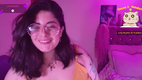 Snapshot of azamy_12 chatting on 11-03-25, 04:47 Amanda online show from 11-03-25, 04:47