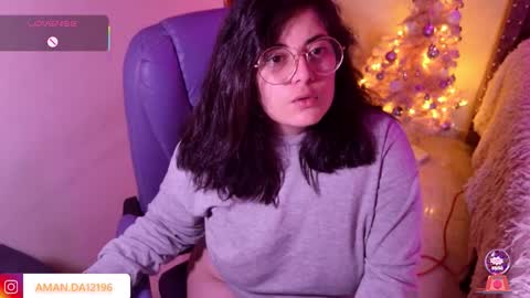 Snapshot of azamy_12 chatting on 12-15-25, 08:18 Amanda online show from 12-15-25, 08:18