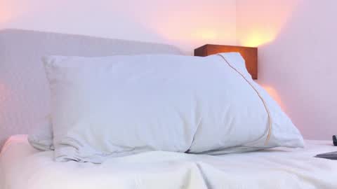 Snapshot of azaria_w chatting on 01-10-26, 03:52 Adriana online show from 01-10-26, 03:52