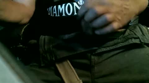 azjohnny online show from 11-23-25, 08:41