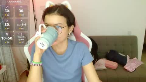 Azu  online show from 04-25-26, 01:30