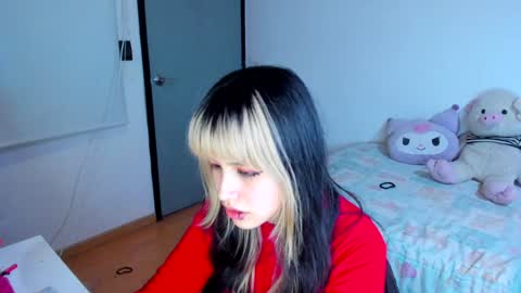 Azu Moure online show from 12-04-24, 07:17