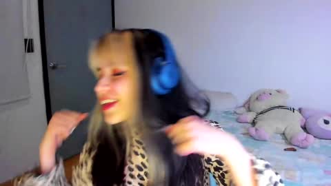 Azu Moure online show from 12-10-24, 04:34