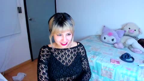 Azu Moure online show from 12-11-24, 06:47