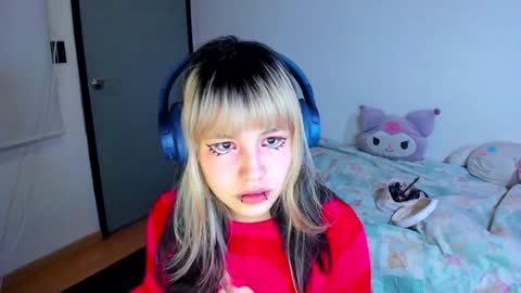 Azu Moure online show from 12-16-24, 06:53