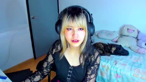 Azu Moure online show from 01-14-25, 11:53