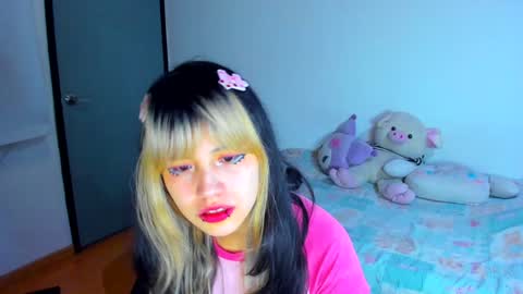 Azu Moure online show from 01-18-25, 02:25