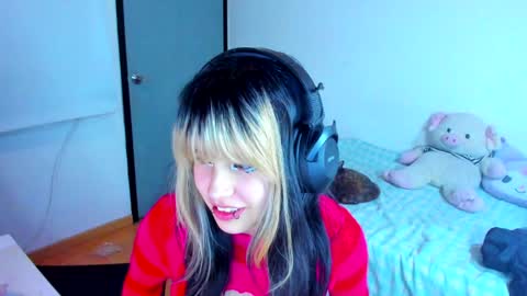 Azu Moure online show from 01-23-25, 08:46