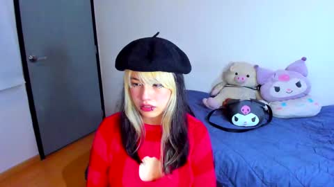 Azu Moure online show from 02-19-25, 07:06