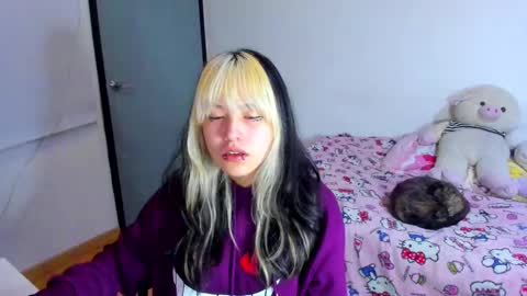 Azu Moure online show from 03-09-25, 08:18