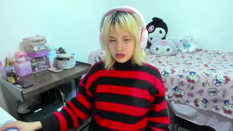 Azu Moure online show from 09-19-25, 06:59