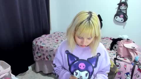 Azu Moure online show from 11-09-25, 03:27