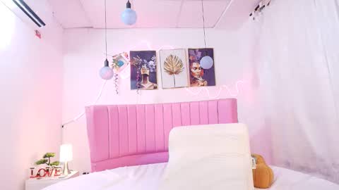 Snapshot of azul_horny chatting on 05-05-26, 01:46 PRINCESS AZUL. online show from 05-05-26, 01:46