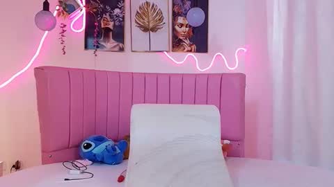 Snapshot of azul_horny chatting on 05-13-26, 10:38 PRINCESS AZUL. online show from 05-13-26, 10:38