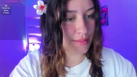 Snapshot of azul_vera chatting on 10-17-25, 01:35 AZUL online show from 10-17-25, 01:35