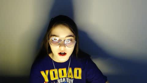 azumi_chan_ online show from 11-27-25, 05:42