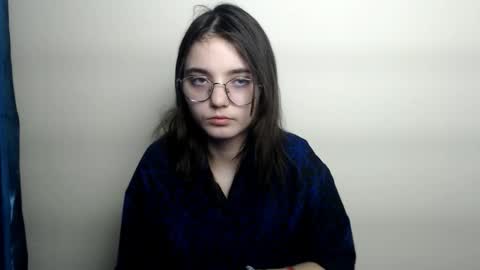 azumi_chan_ online show from 02-12-26, 09:21